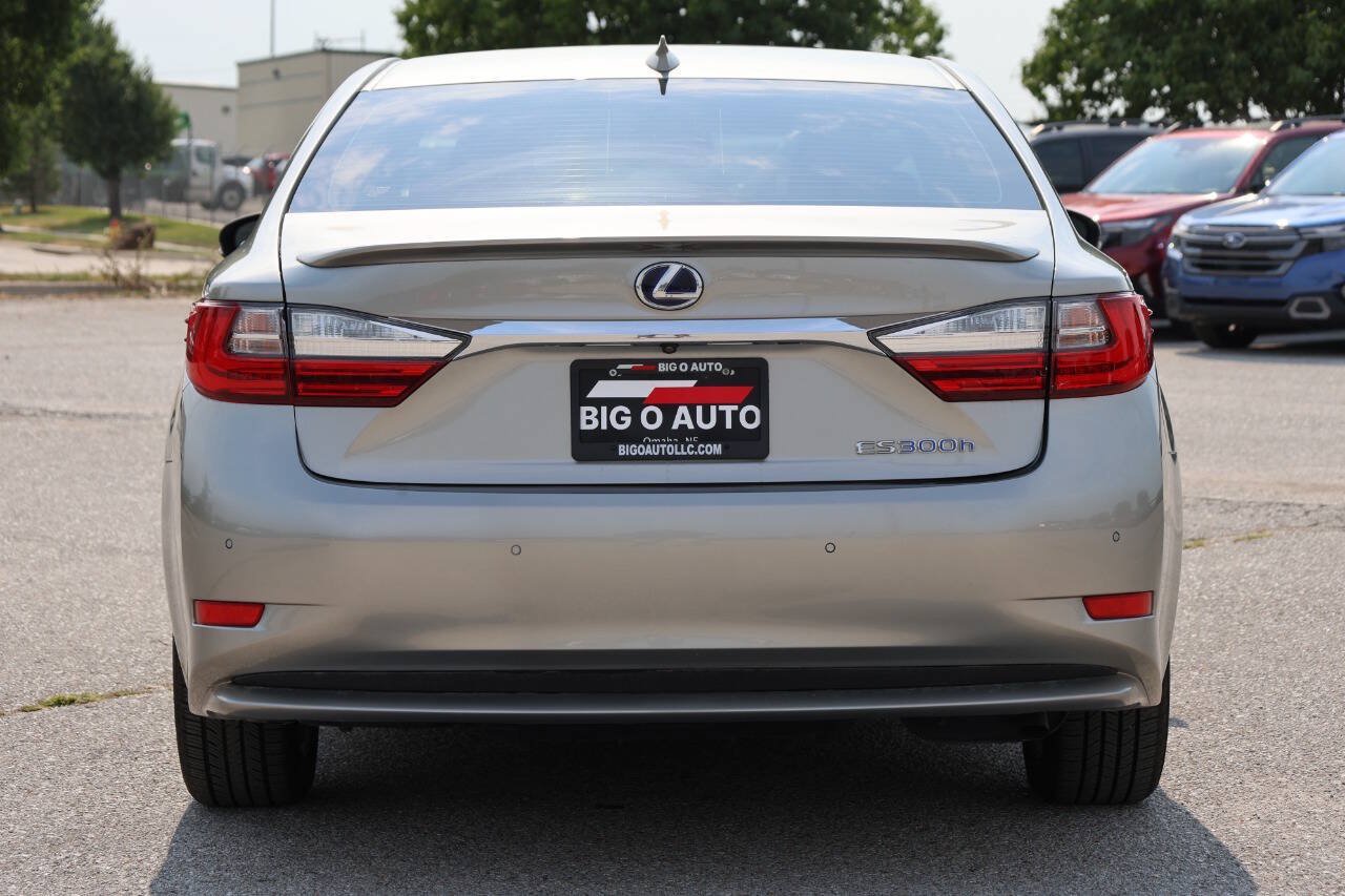 Used 2018 Lexus ES 300h w/ Navigation Package FWD image 10