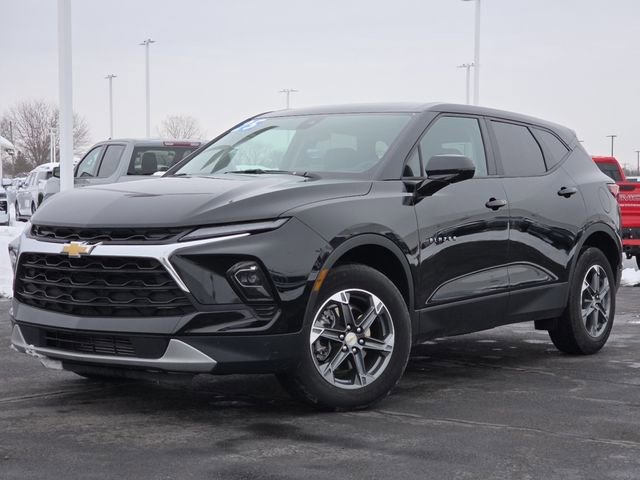 Certified 2025 Chevrolet Blazer LT image 2