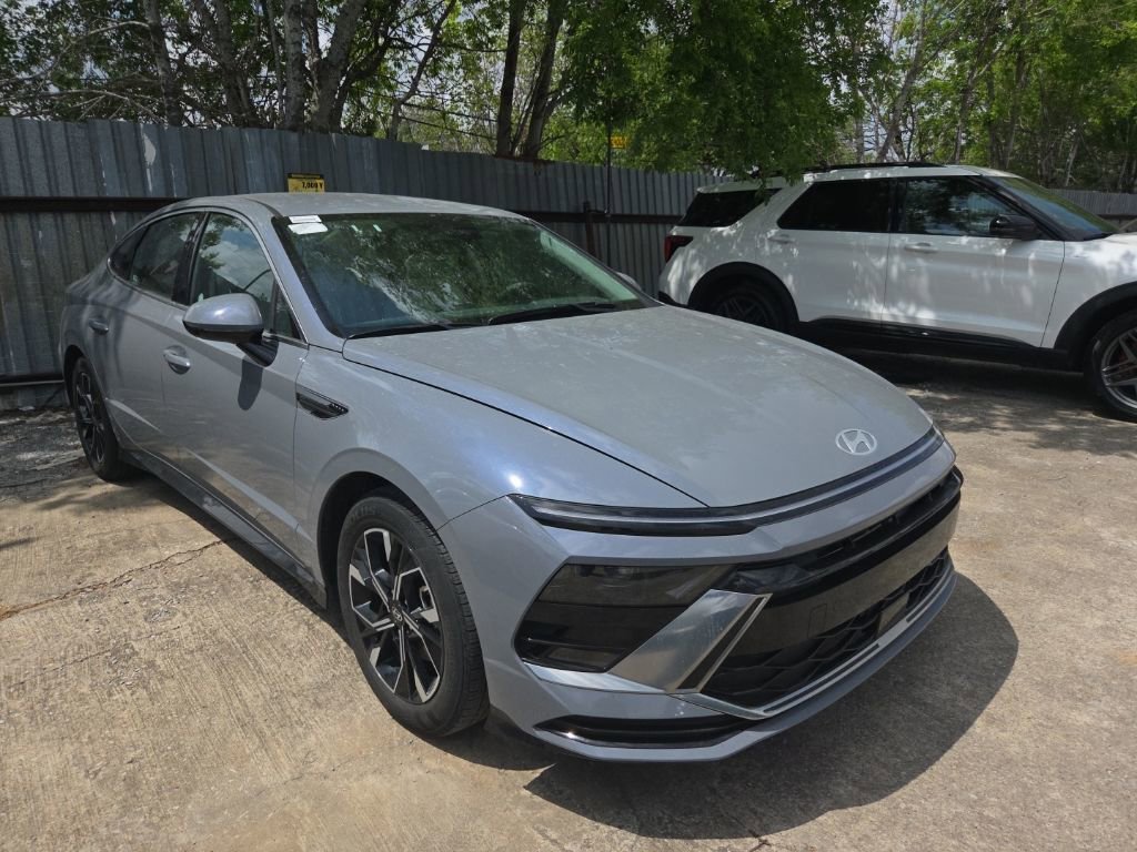 Used 2025 Hyundai Sonata SEL FWD image 4