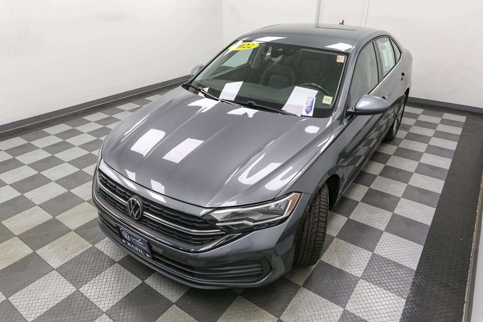 Certified 2022 Volkswagen Jetta SE FWD image 7