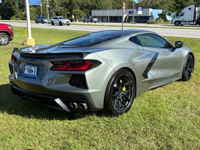Used 2022 Chevrolet Corvette Stingray Coupe w/ Chrome Exterior Badge Package RWD image 5