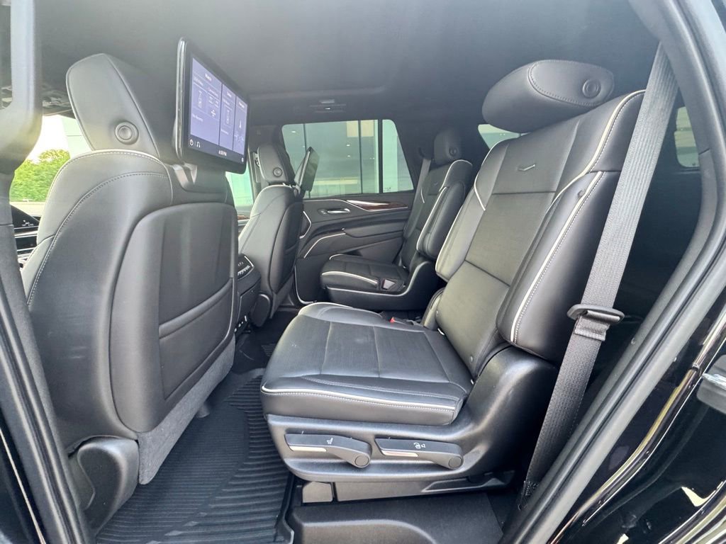 Used 2021 Cadillac Escalade Premium Luxury RWD image 16