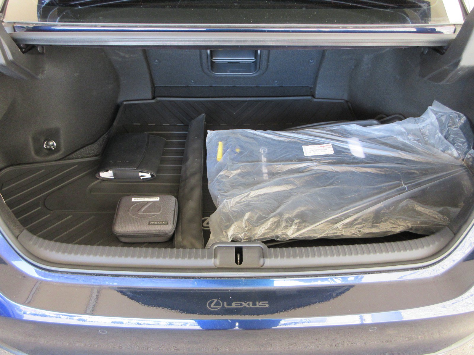 Used 2025 Lexus ES 300h w/ Premium Package FWD image 51