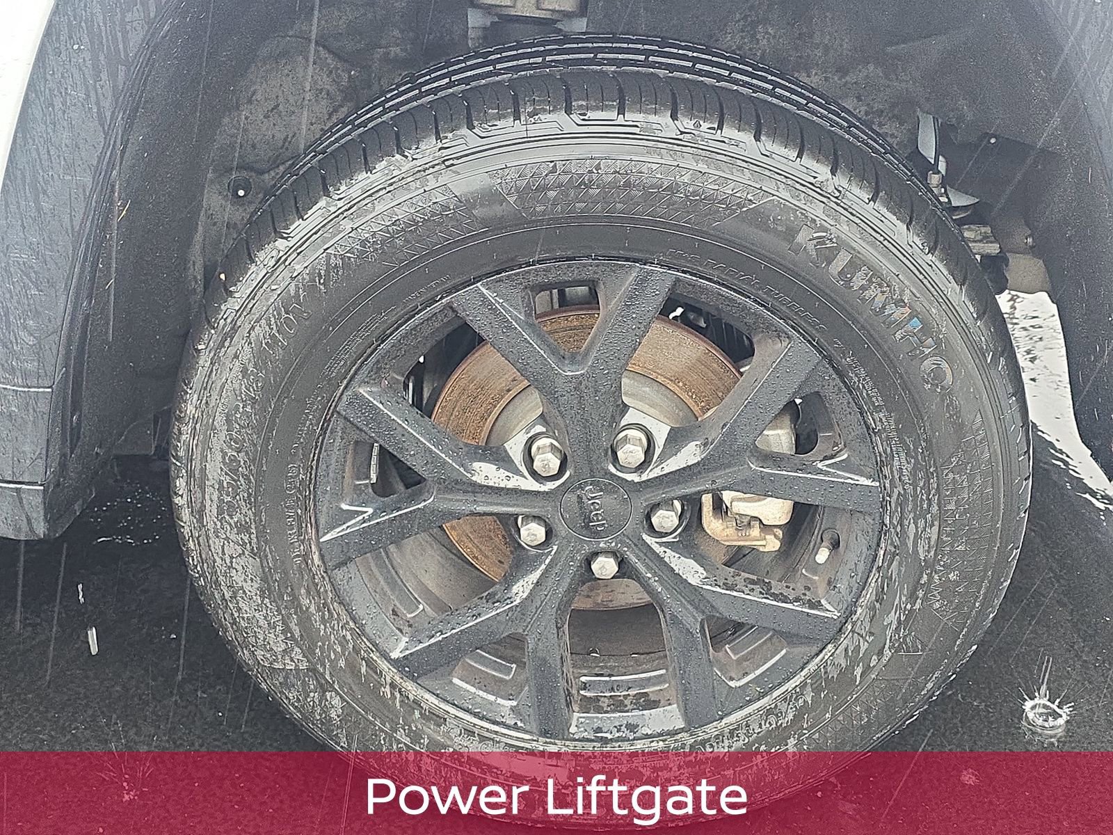 Used 2024 Jeep Grand Cherokee Altitude image 11