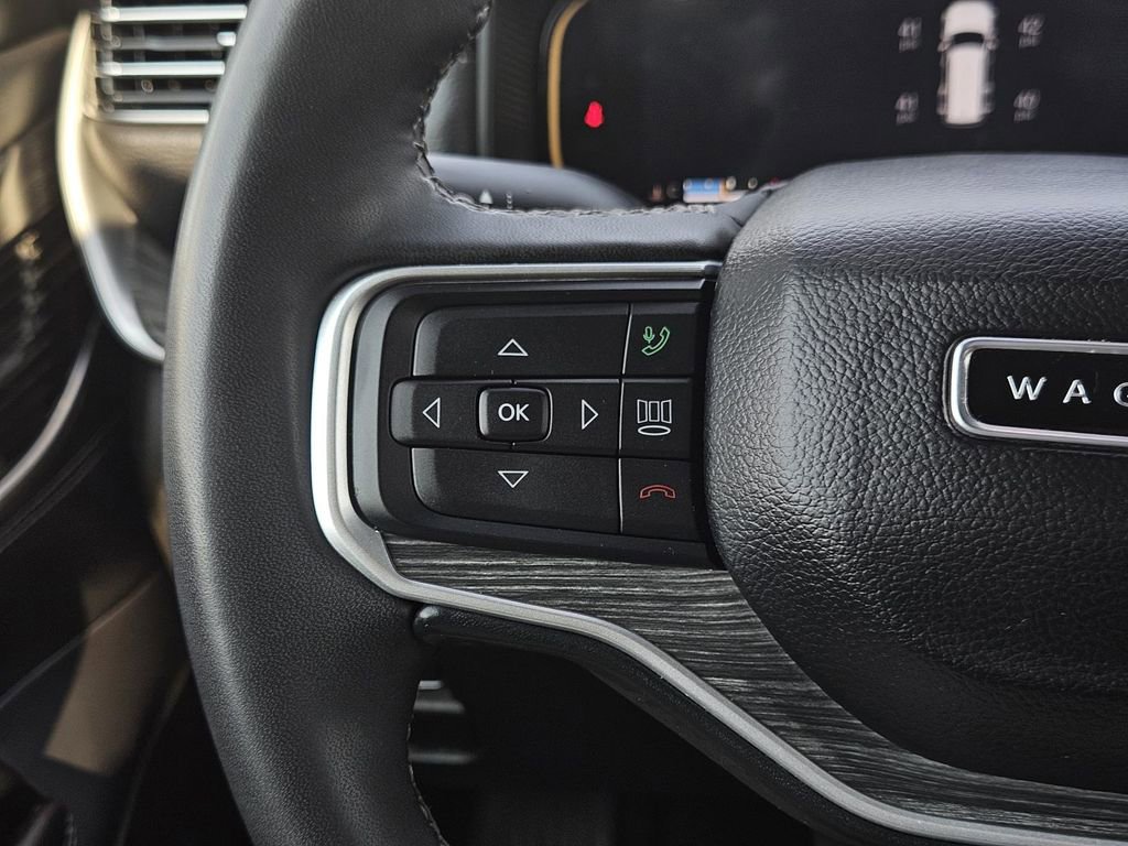 Used 2024 Jeep Wagoneer Series II w/ Flexible Seating Group image 14