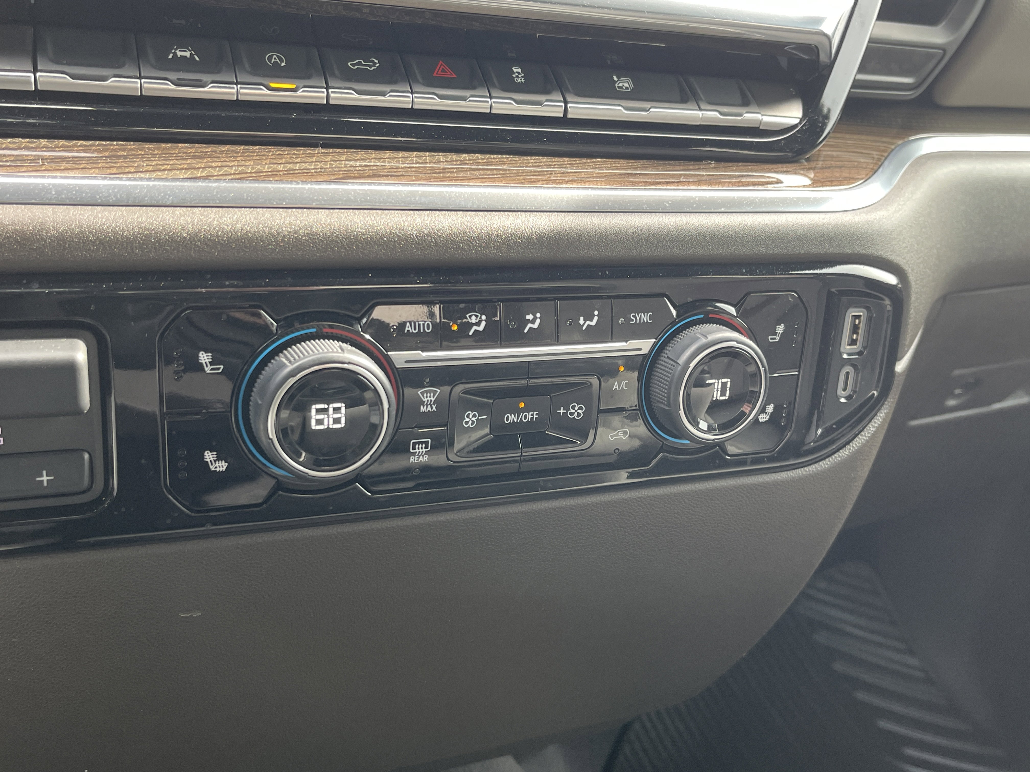 Used 2025 Chevrolet Silverado 1500 LT image 28