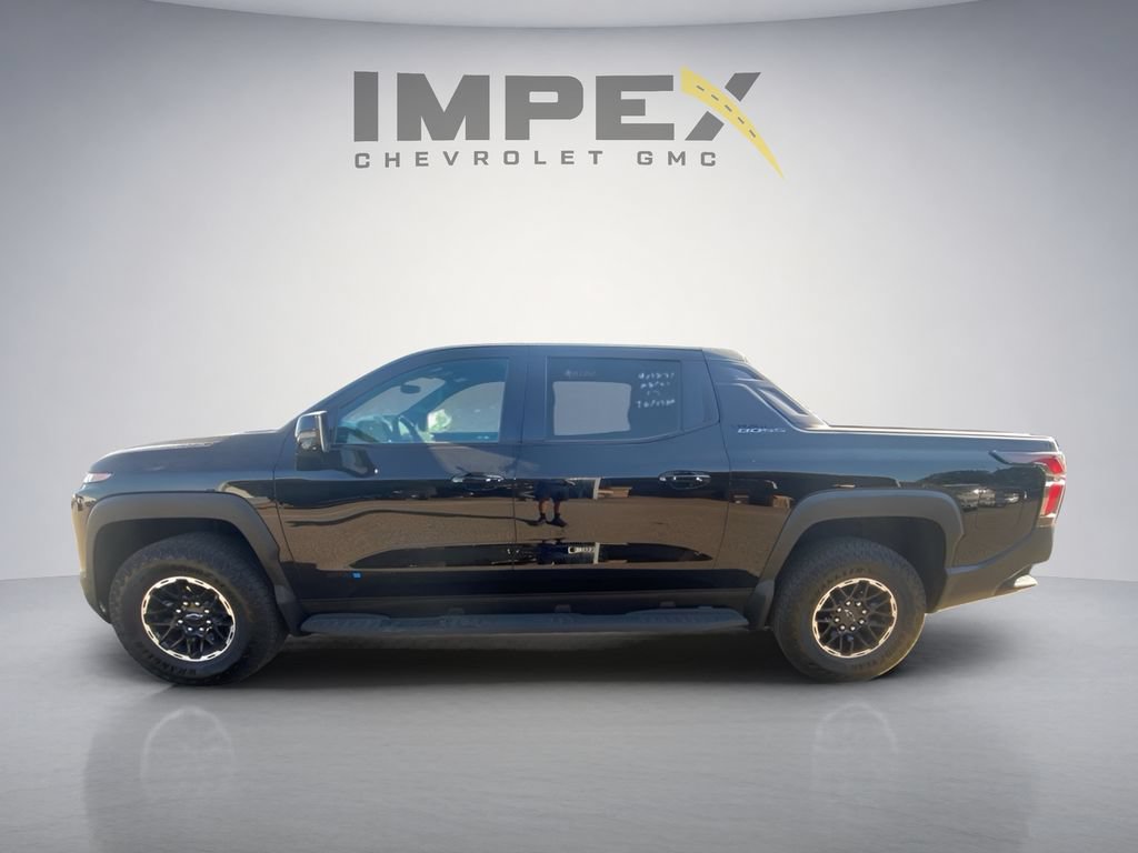 Used 2026 Chevrolet Silverado EV Trail Boss AWD/4WD image 2