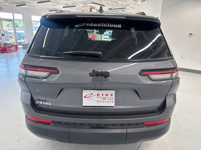 Used 2024 Jeep Grand Cherokee L Altitude AWD/4WD image 11