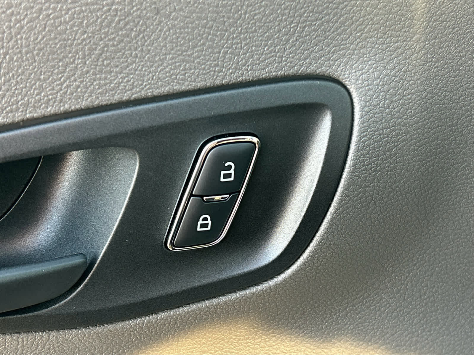 New 2025 Ford Transit 250 148 Medium Roof w/ Load Area Protection Package image 20