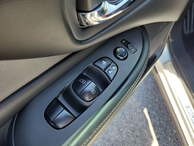 Certified 2022 Nissan Murano SV w/ SV Midnight Edition Package FWD image 17
