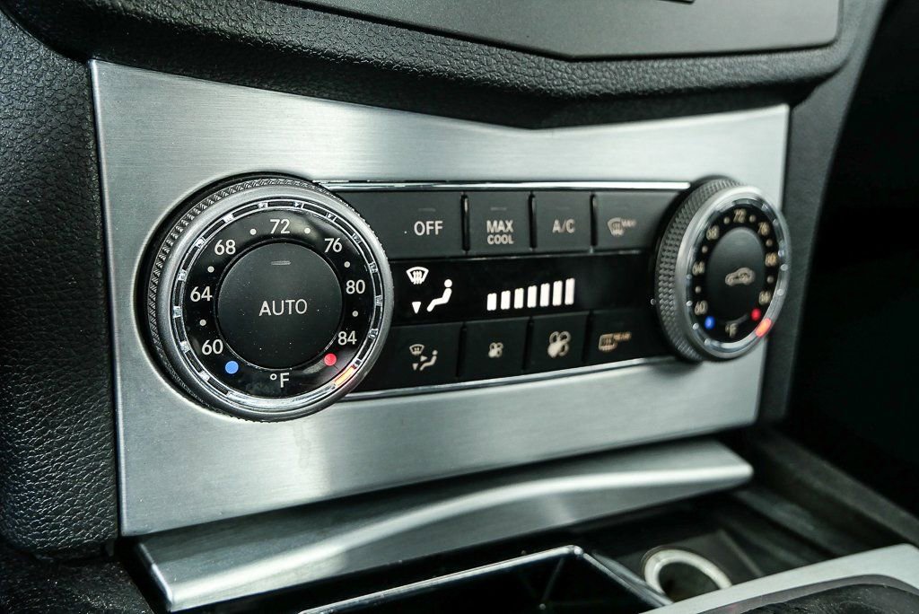 Used 2011 Mercedes-Benz C 300 Sedan image 15