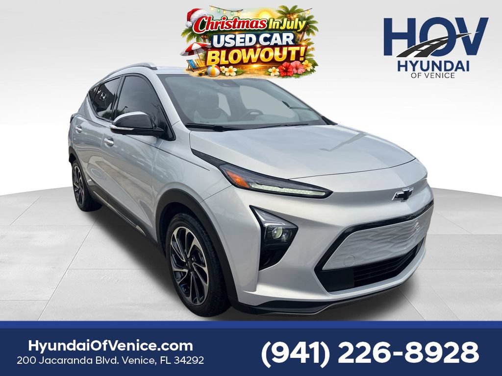 Used 2023 Chevrolet Bolt EUV Premier w/ Sun & Sound Package FWD video 1
