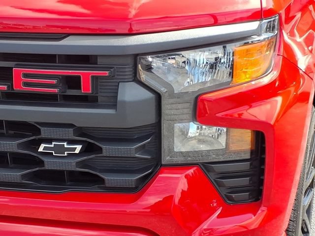 Used 2024 Chevrolet Silverado 1500 Custom w/ Dark Appearance Package AWD/4WD image 9