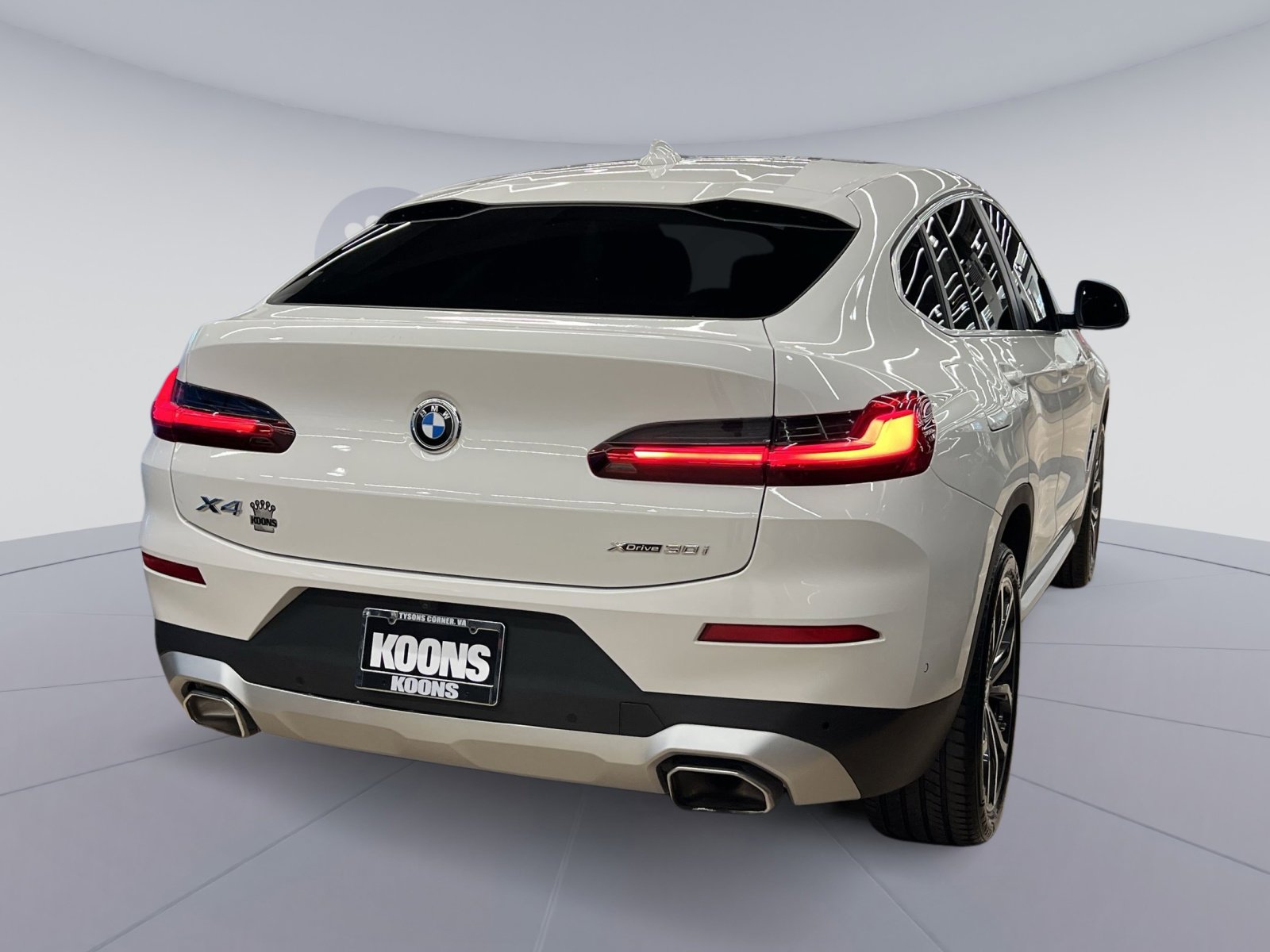 Used 2023 BMW X4 xDrive30i w/ Parking Assistance Package image 5