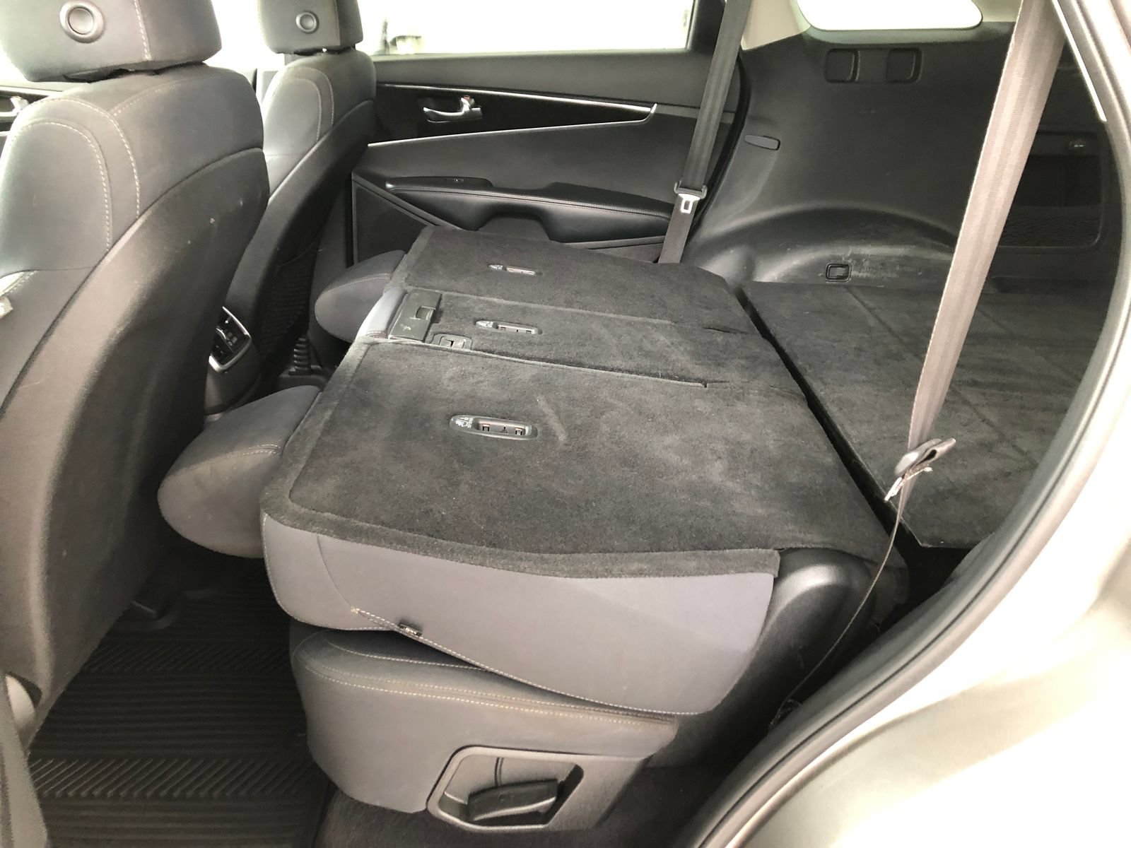 Used 2018 Kia Sorento L FWD image 11