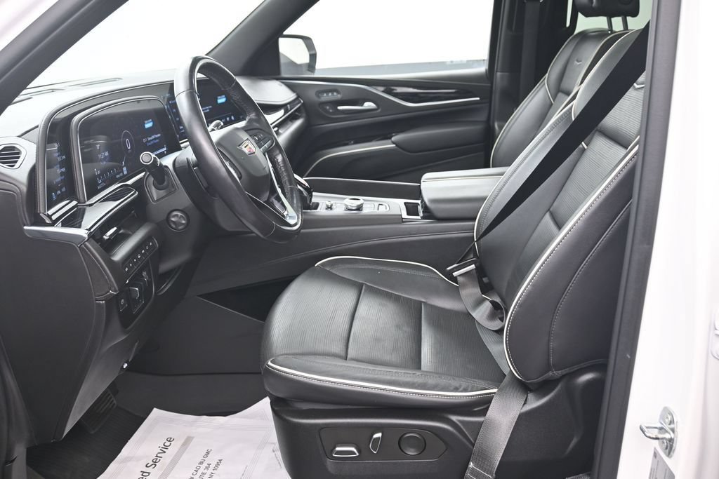 Certified 2022 Cadillac Escalade ESV Sport w/ Touring Package AWD/4WD image 10