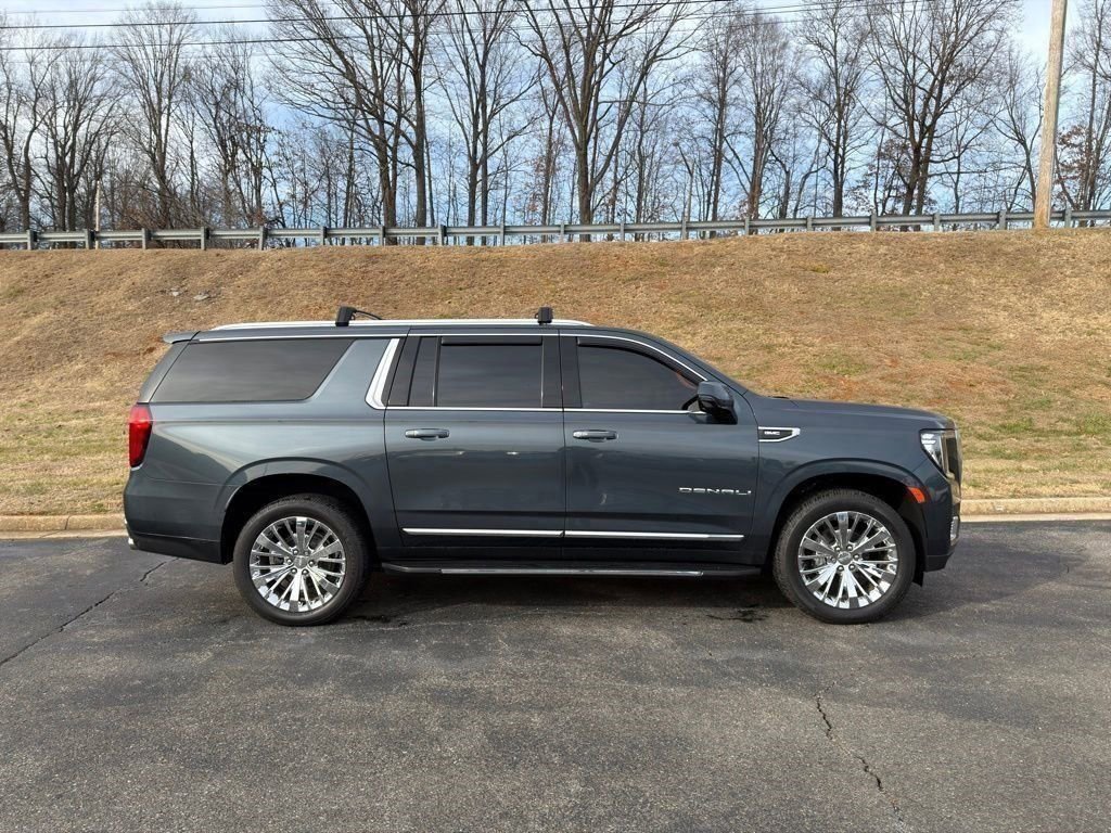 Used 2021 GMC Yukon XL Denali image 8