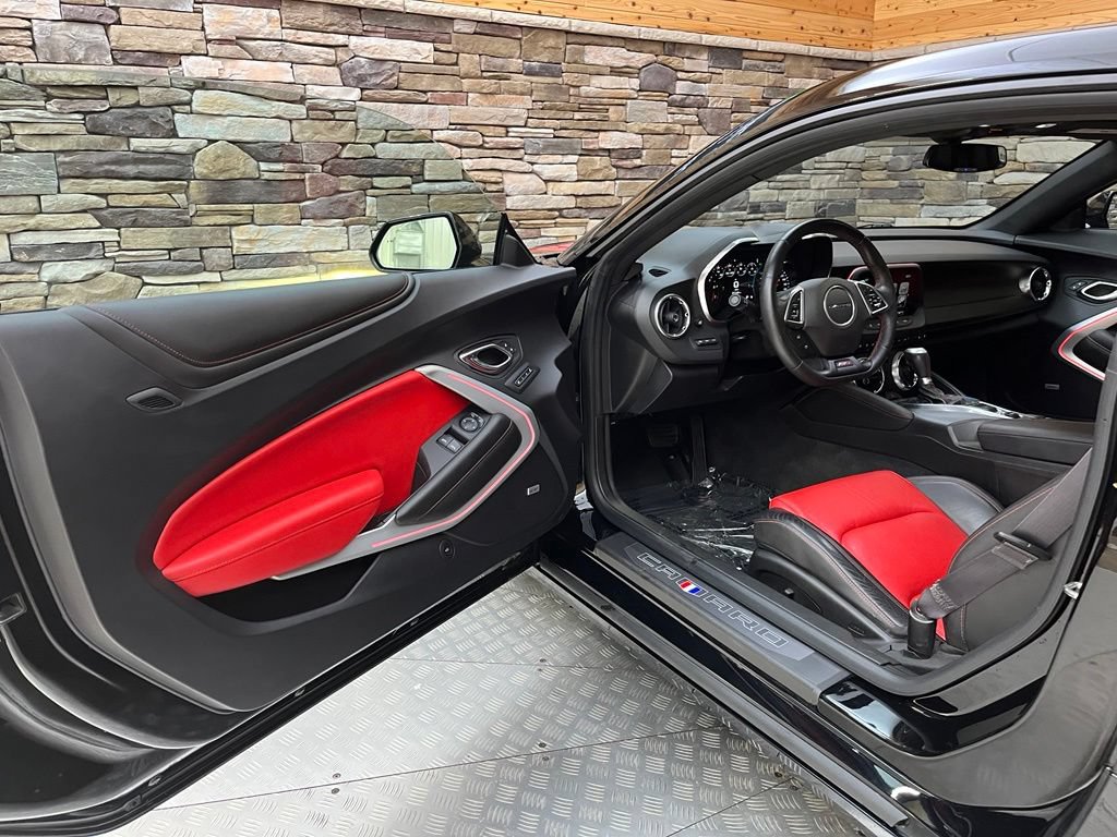 Used 2016 Chevrolet Camaro SS RWD image 45