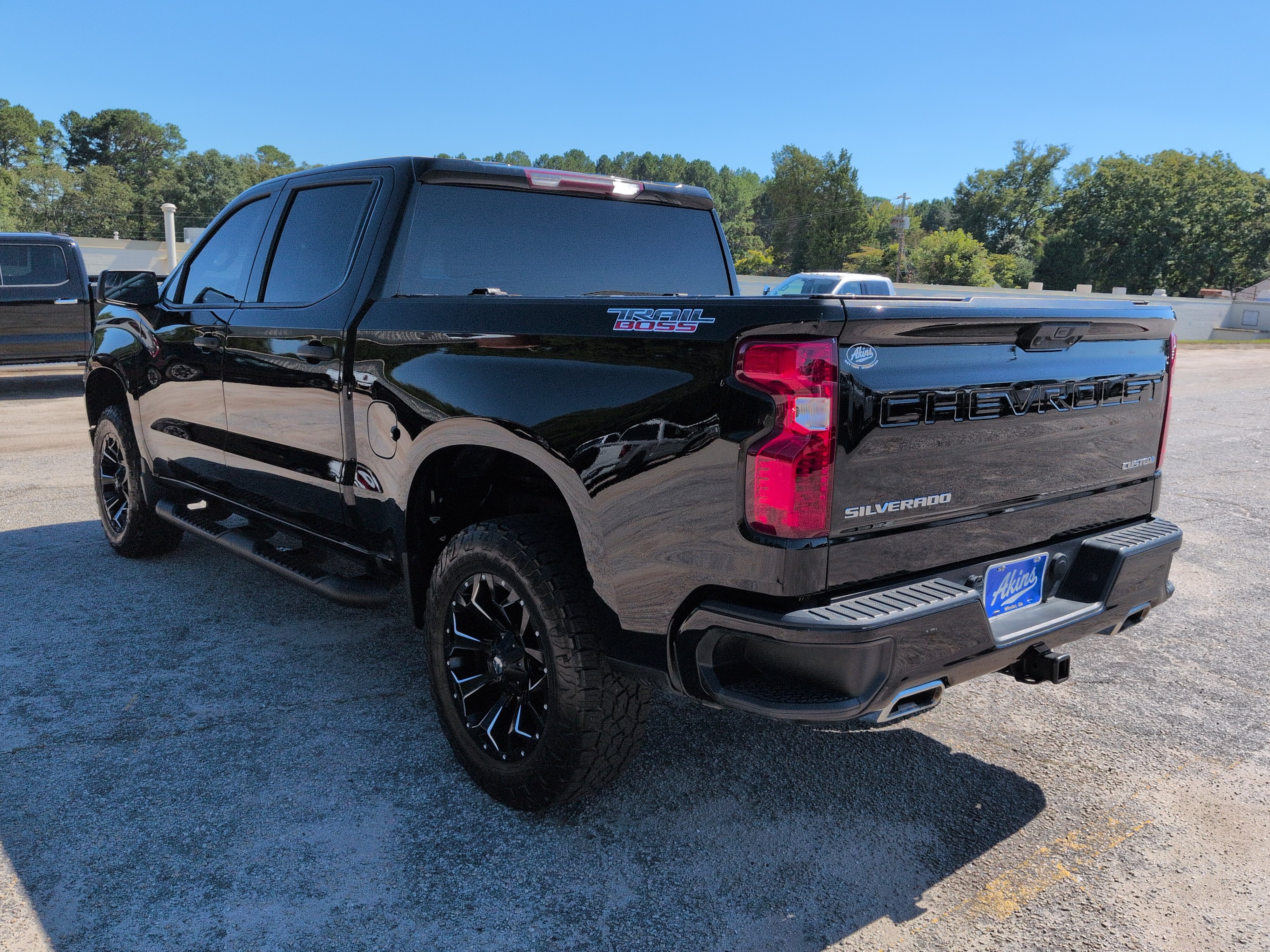 Used 2024 Chevrolet Silverado 1500 Custom Trail Boss AWD/4WD image 5