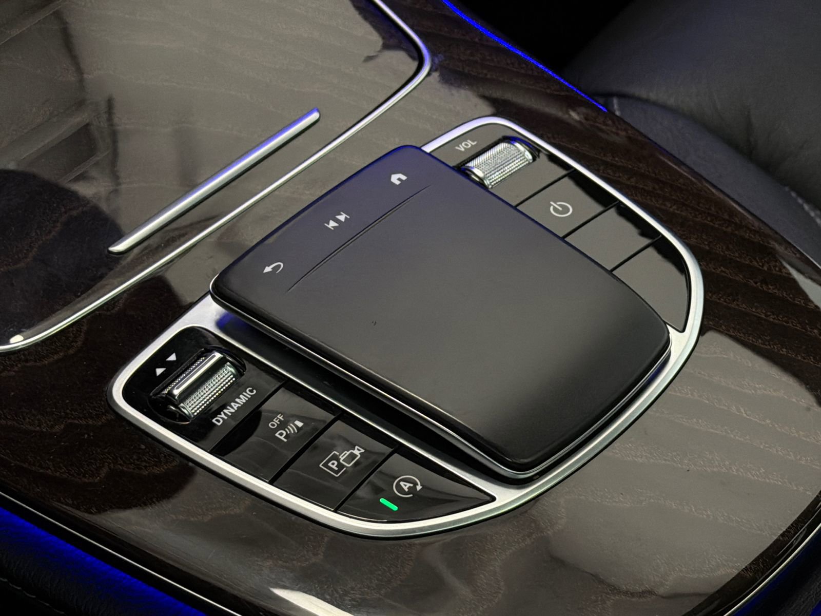 Used 2023 Mercedes-Benz E 350 4MATIC Sedan image 33