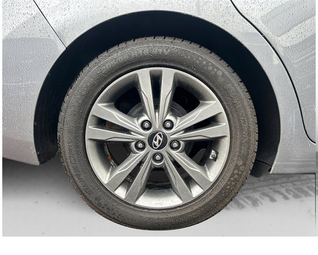 Used 2017 Hyundai Elantra SE FWD image 16