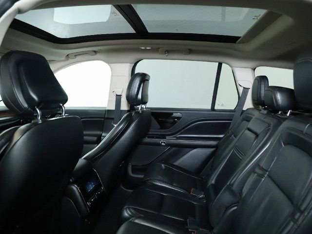 Used 2020 Lincoln Aviator Reserve w/ Class IV Trailer Tow Package image 15