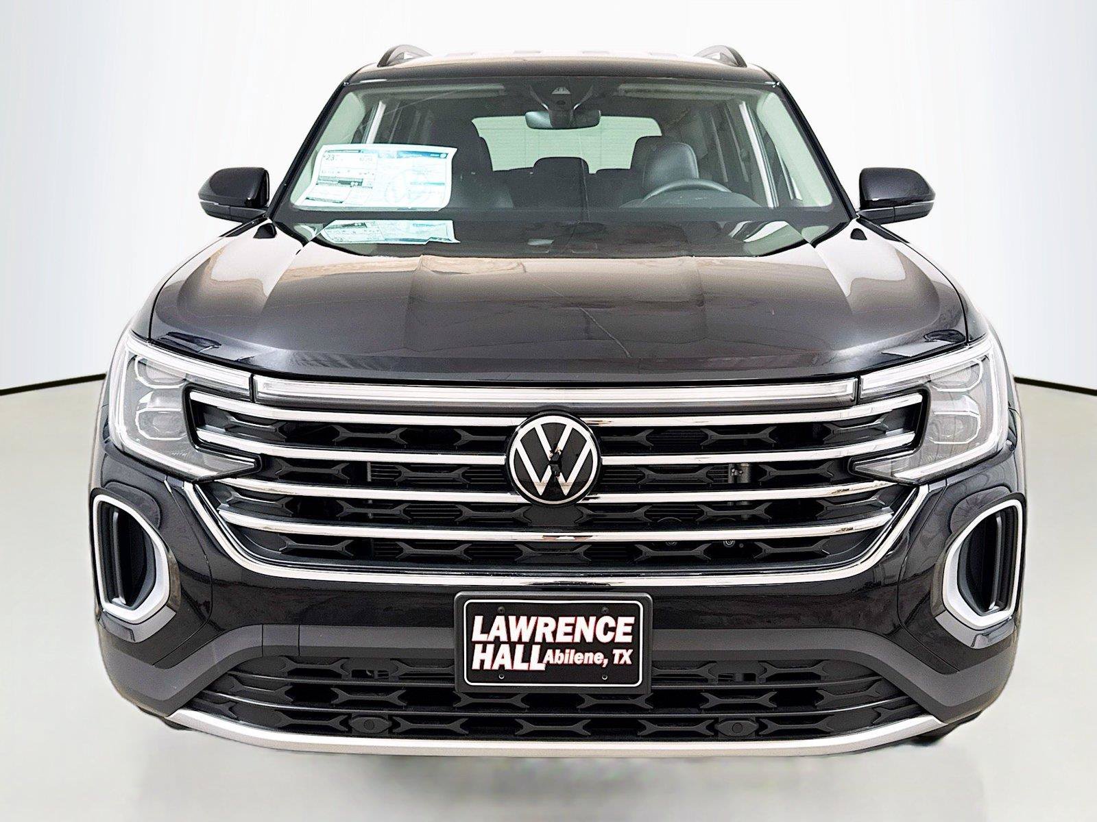 Used 2026 Volkswagen Atlas SE FWD image 2