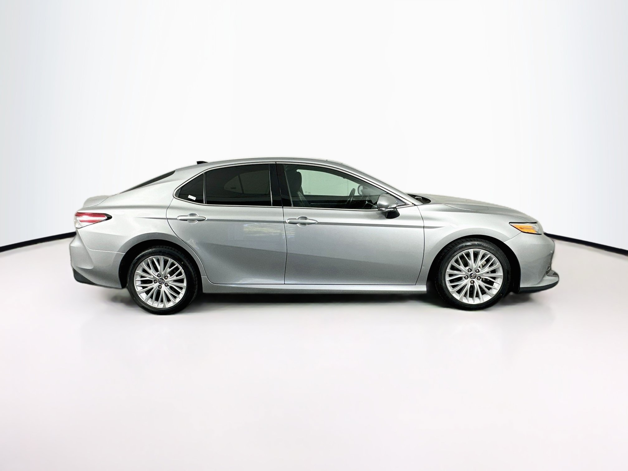 Used 2018 Toyota Camry XLE w/ Driver Assist Package FWD image 10