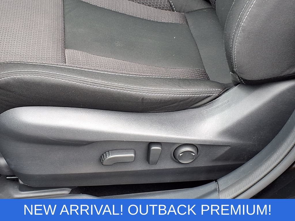 Used 2023 Subaru Outback Premium AWD/4WD image 4