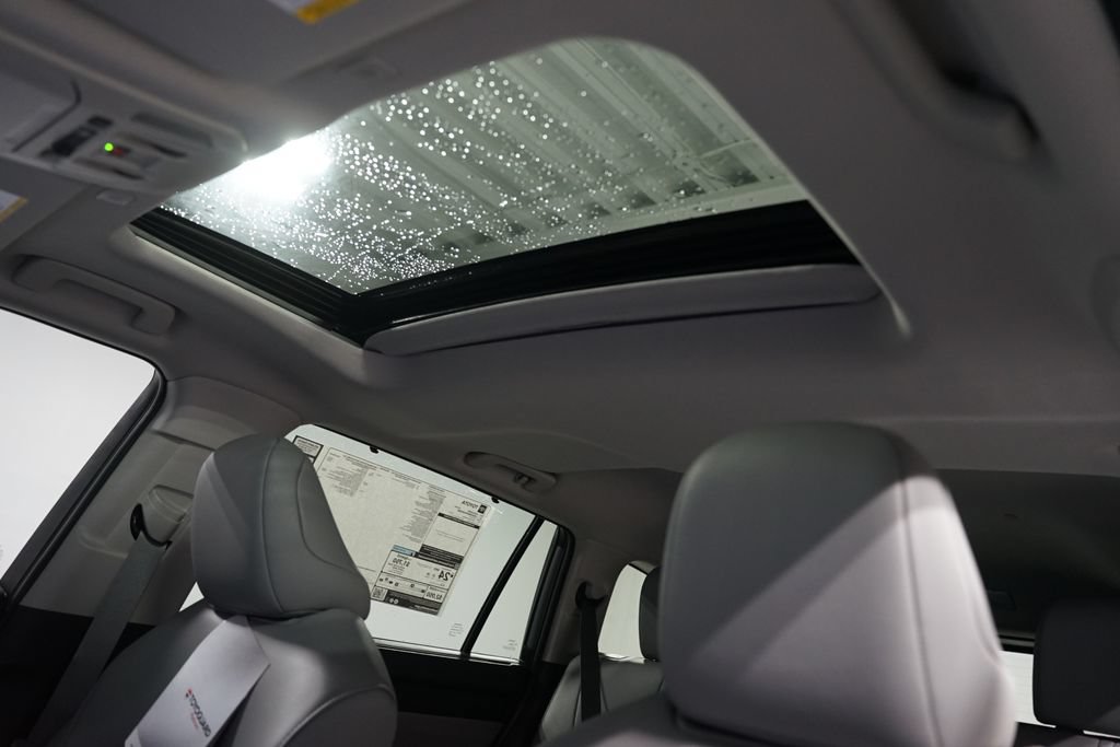 New 2026 Toyota Highlander XLE AWD/4WD image 35