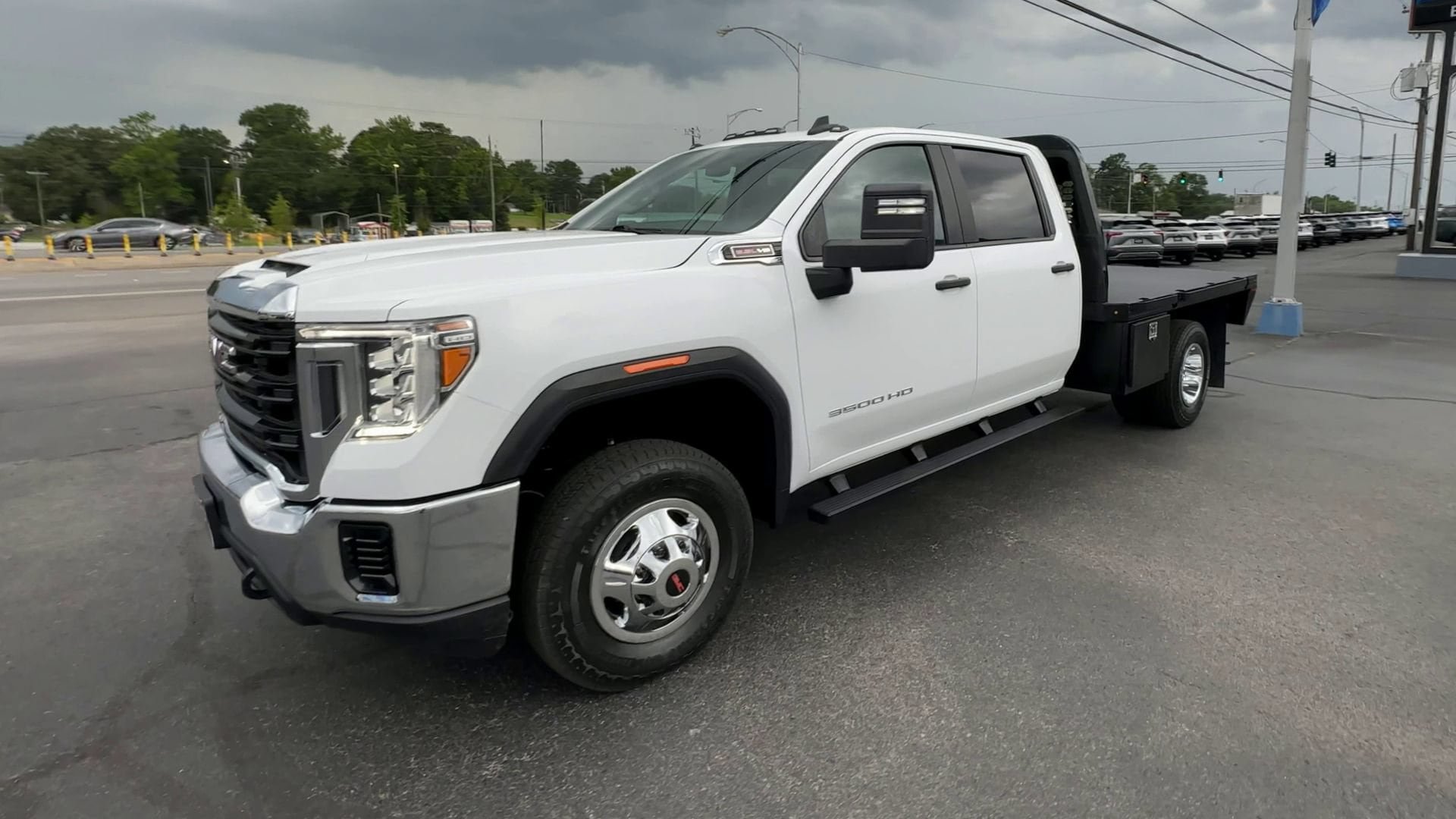Used 2022 GMC Sierra 3500 Pro w/ Convenience Package AWD/4WD image 4
