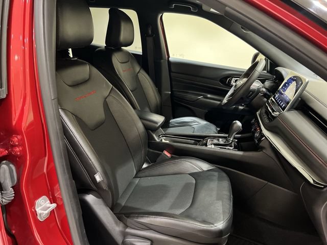 Used 2025 Jeep Compass Trailhawk AWD/4WD image 22