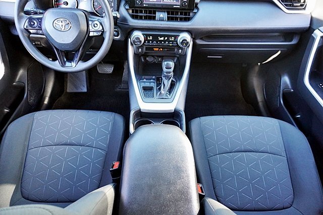 Used 2021 Toyota RAV4 XLE image 20