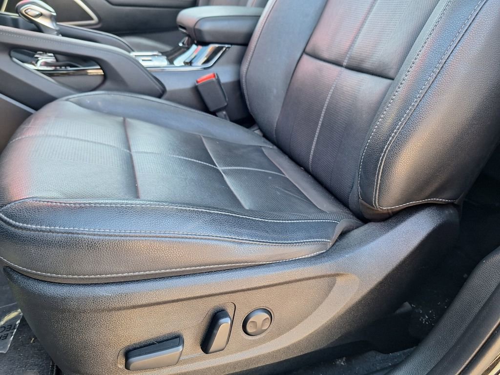 Used 2023 Kia Telluride EX w/ EX Captain's Chair Package image 10