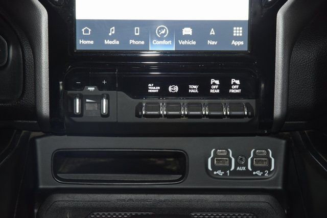 Used 2024 RAM 3500 Laramie w/ Night Edition image 32