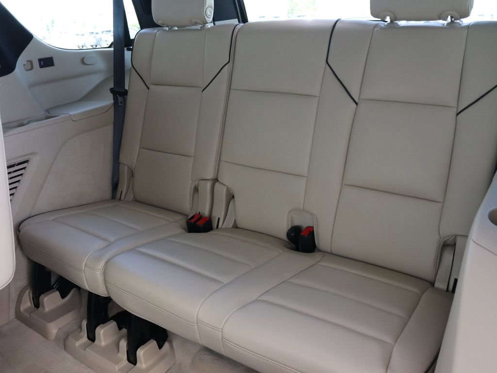 Used 2024 Cadillac Escalade Premium Luxury AWD/4WD image 28