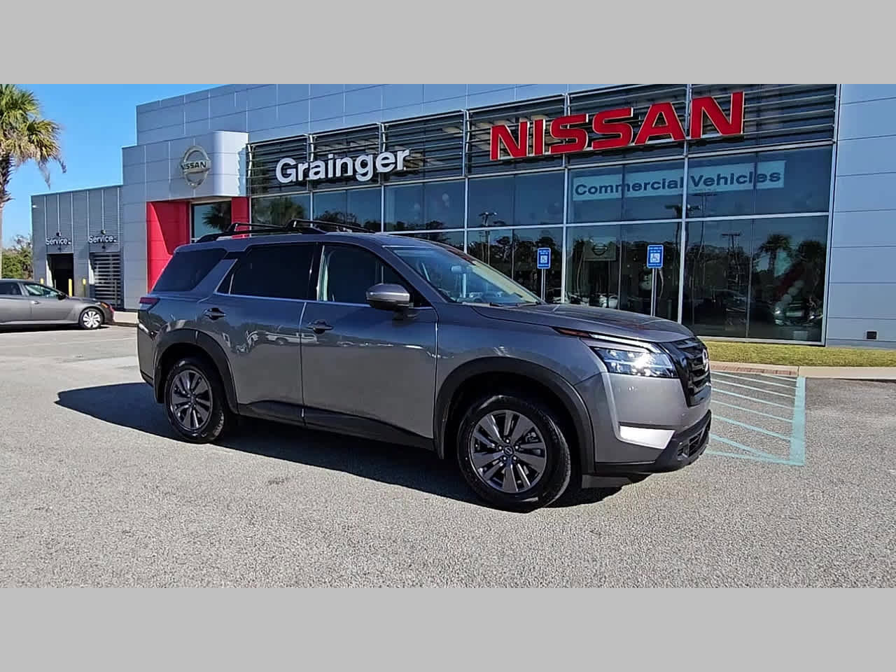 Used 2022 Nissan Pathfinder SV w/ SV Black Package image 17
