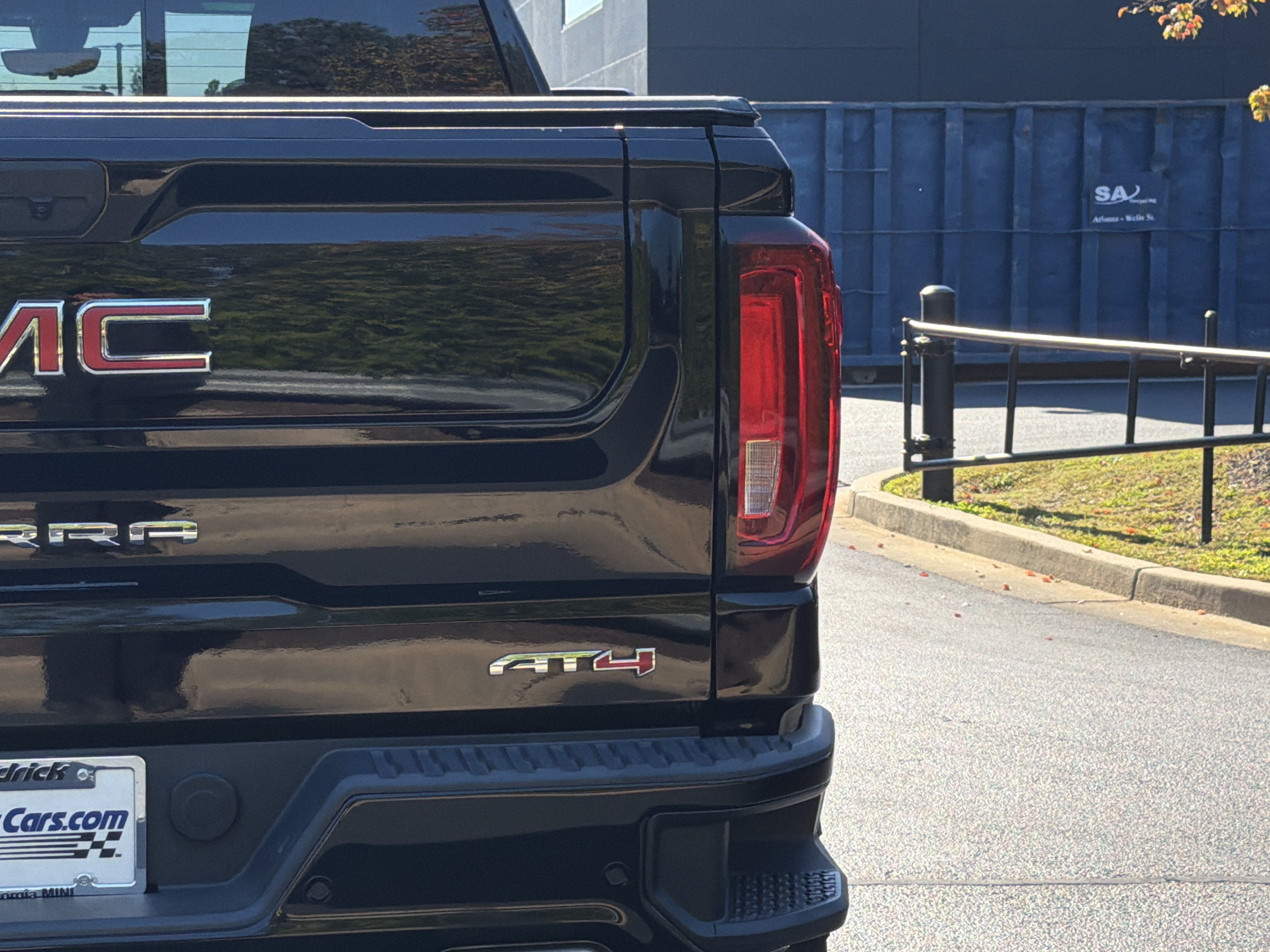 Used 2022 GMC Sierra 1500 AT4 w/ AT4 Premium Package AWD/4WD image 23