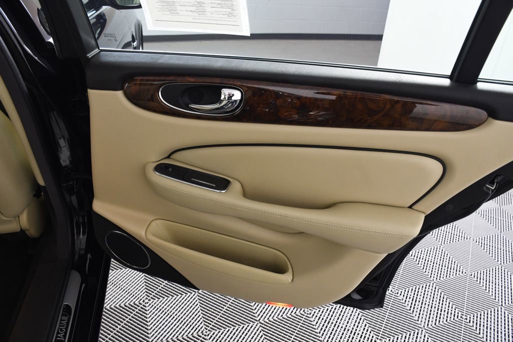 Used 2009 Jaguar XJ8 RWD image 28