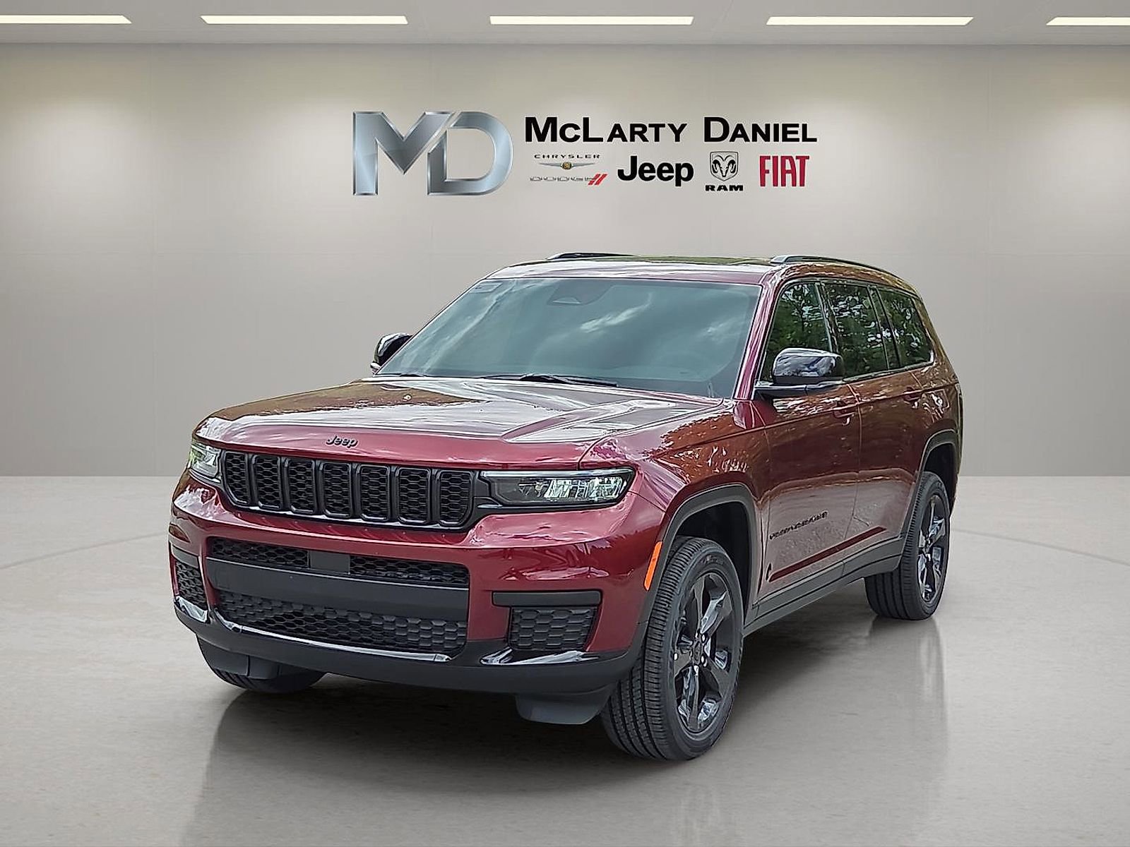 New 2025 Jeep Grand Cherokee L Altitude image 2