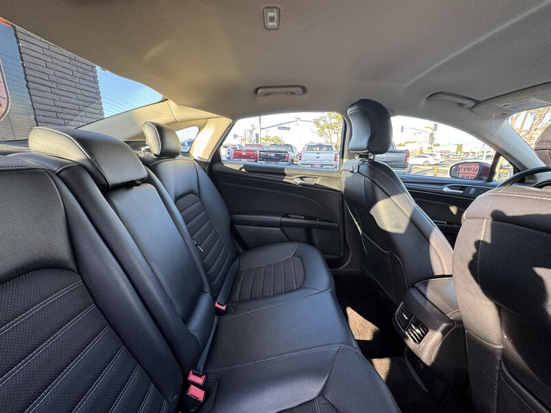 Used 2018 Ford Fusion SE w/ Equipment Group 201A FWD image 41