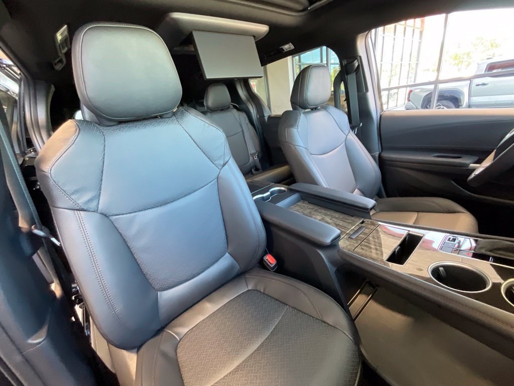 New 2026 Toyota Sienna Platinum AWD/4WD image 15