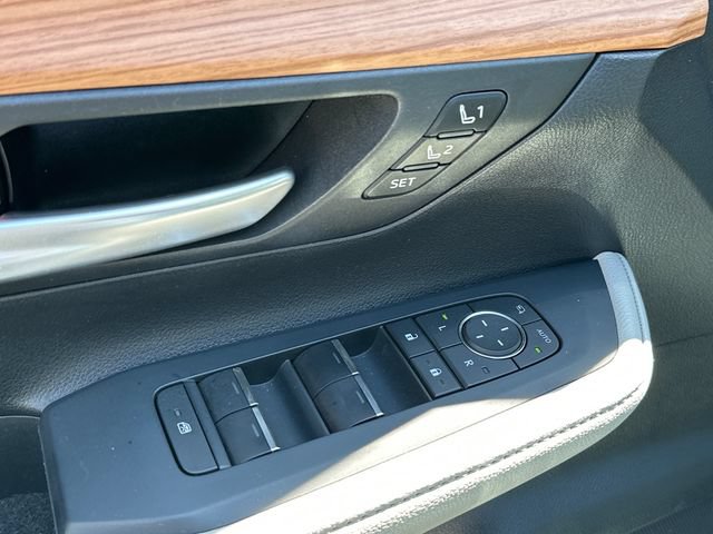 Used 2025 Toyota Grand Highlander AWD Hybrid image 18