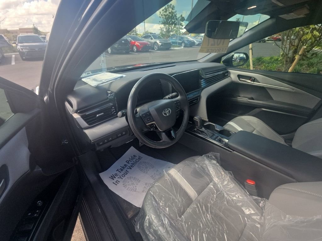 Used 2025 Toyota Camry SE FWD image 12