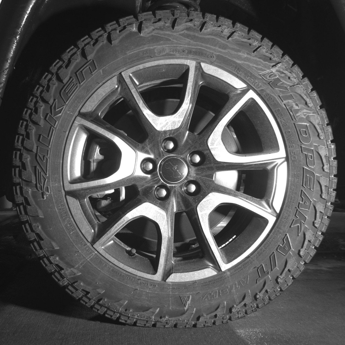 Used 2025 Jeep Compass Trailhawk image 12