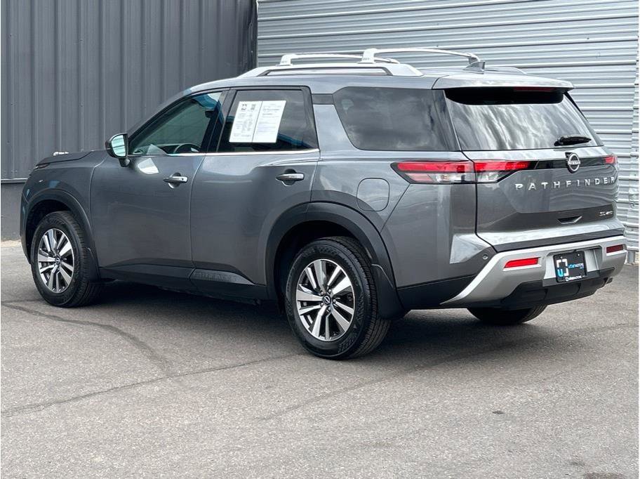 Used 2024 Nissan Pathfinder SL image 8