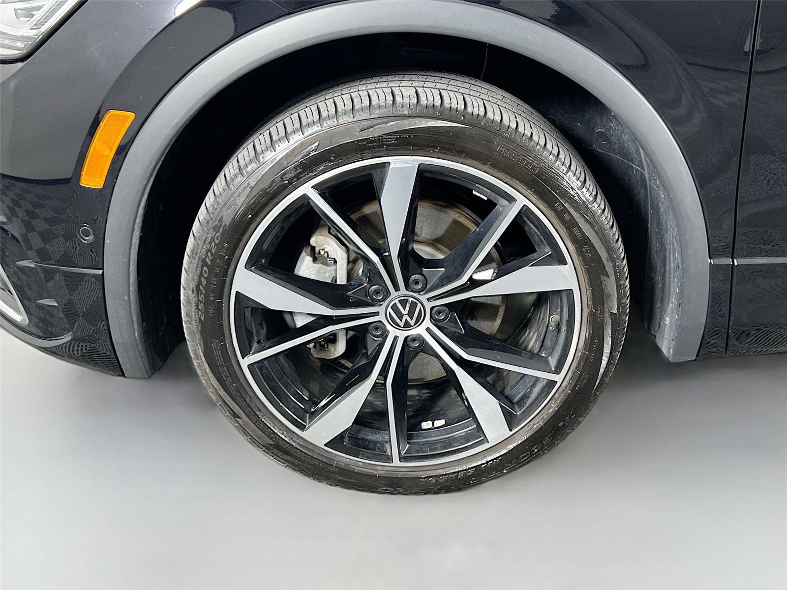 Used 2024 Volkswagen Tiguan SEL R-Line AWD/4WD image 29