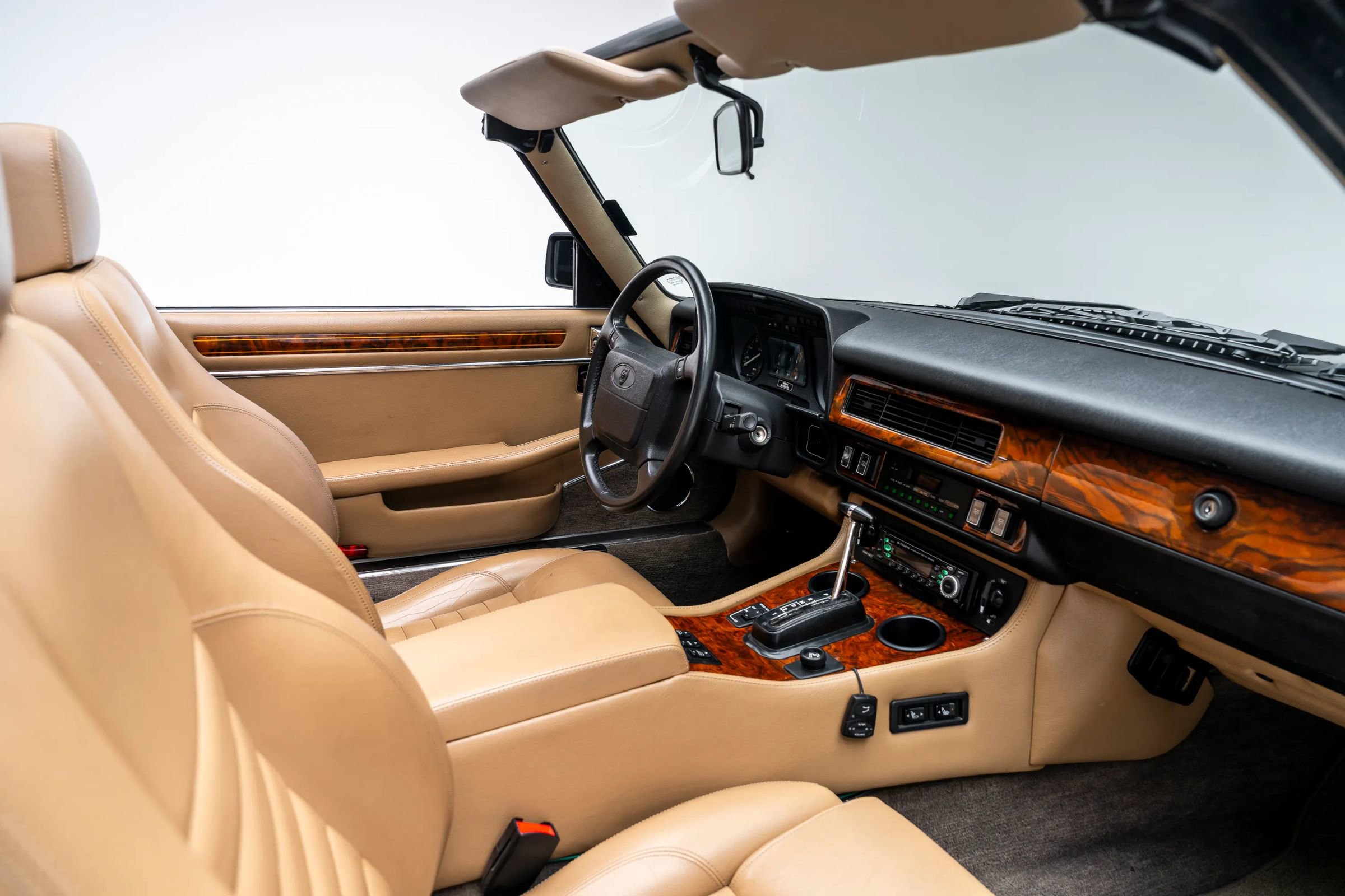 Used 1990 Jaguar XJS V12 Convertible RWD image 12