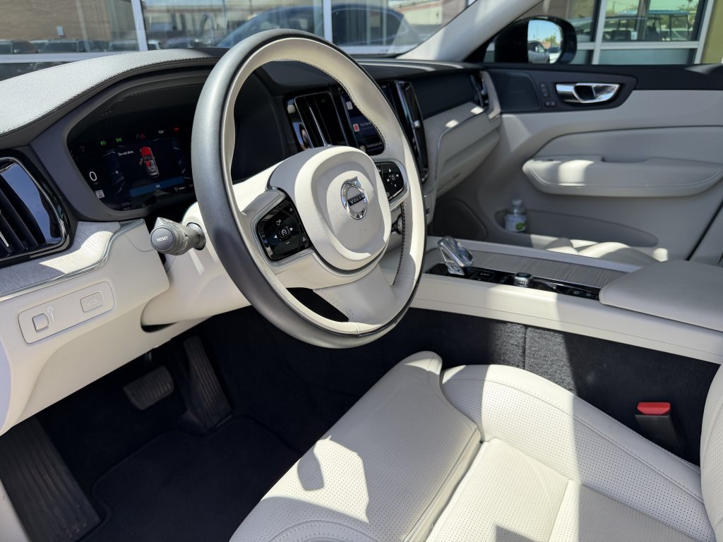 Used 2022 Volvo XC60 B5 Inscription w/ Advanced Package FWD image 35