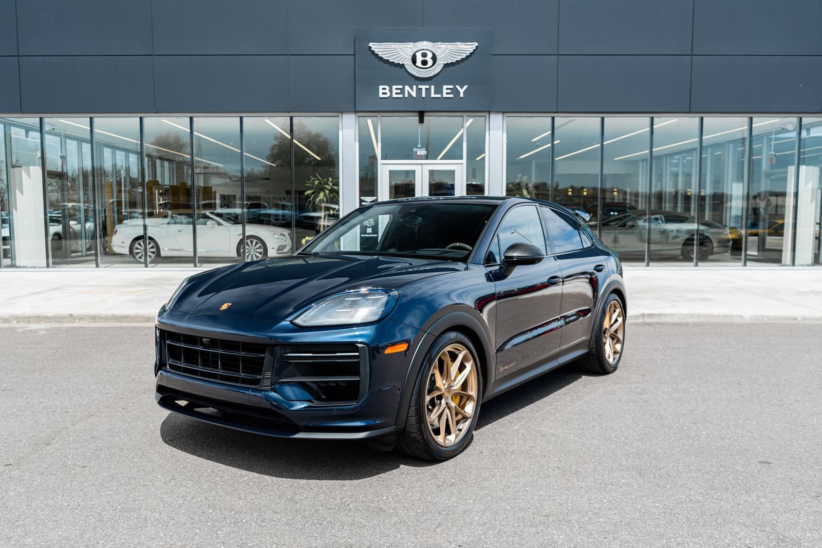 Used 2024 Porsche Cayenne Turbo GT AWD/4WD image 1